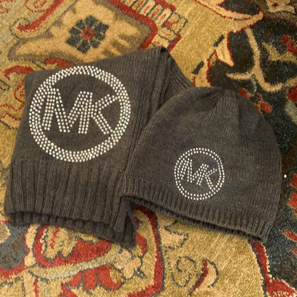 matching Michael Kors gray hat and scarf
